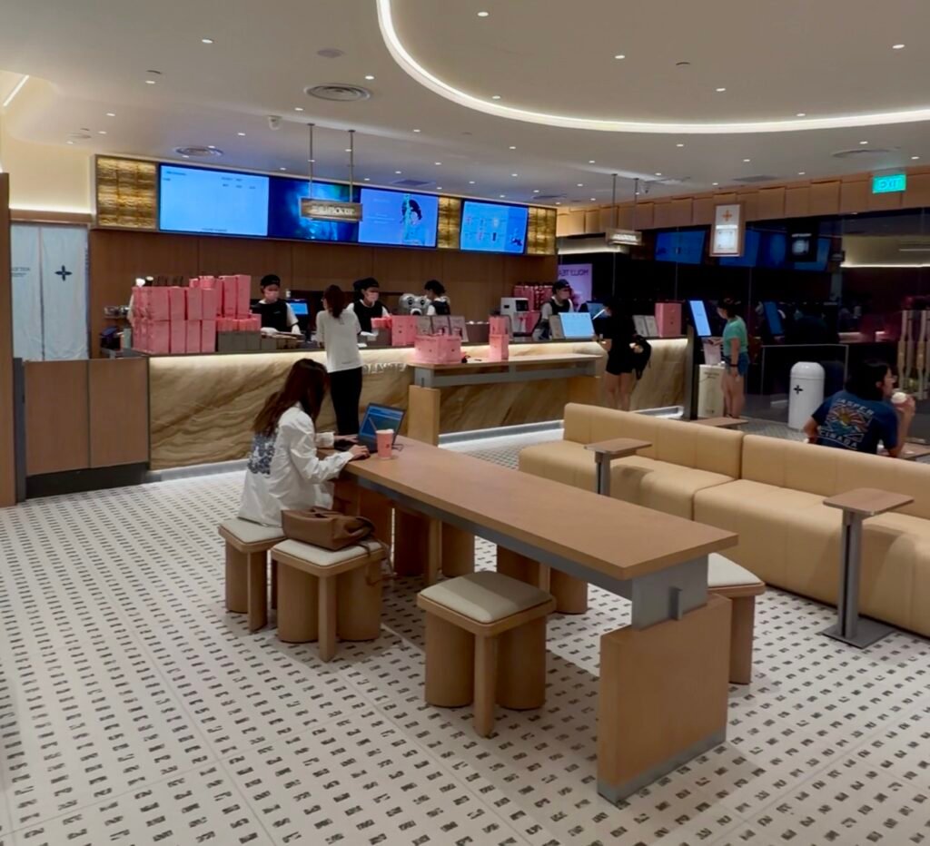 Molly Tea’s Singapore Land Tower outlet has over 2,000 square feet and is billed as the brand’s largest CBD store in the world. 