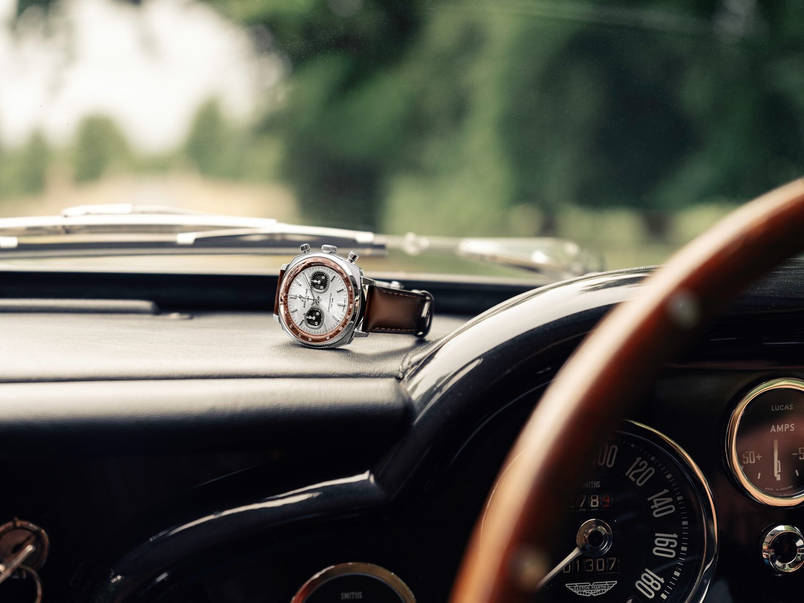 Top Time B01 Chronograph 41 Tribute to Aston Martin DB5